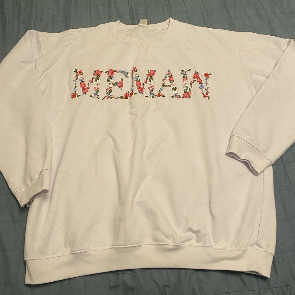 Women’s 2XL Pullover Sweatshirt Boutique Embroidered Floral “Memaw”White